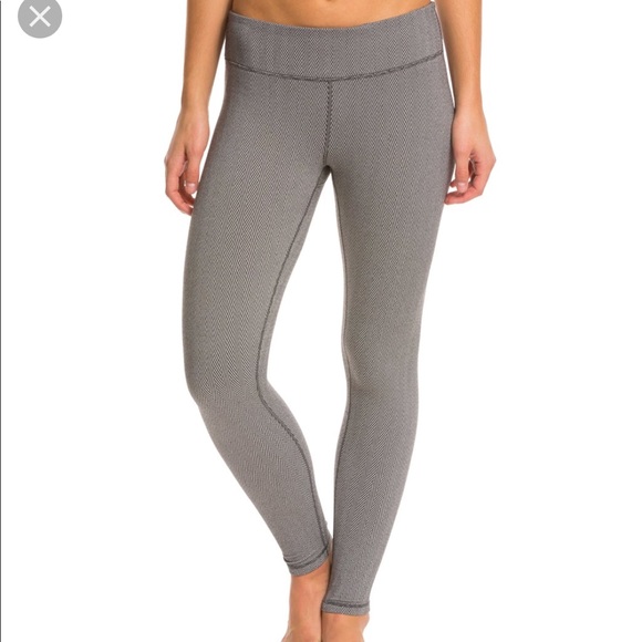 32 Or 425 Old Navy Herringbone Leggings 